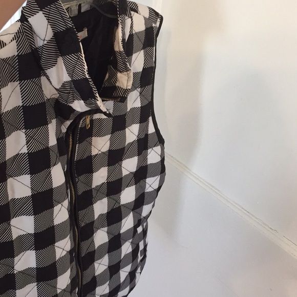 Checkered Vest - Picture 7 of 8